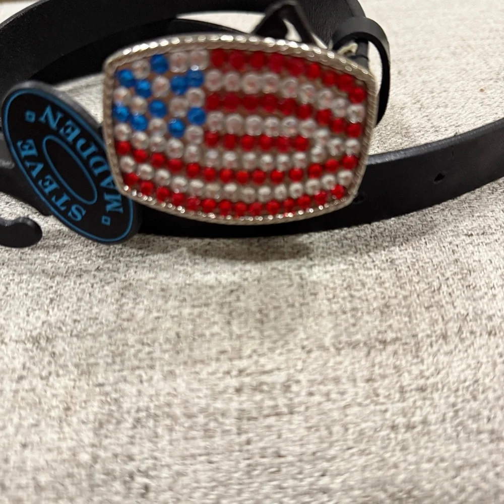 Womens belt rhinestone flag buckle w/ black strap size L ,NWT by Steve Madden
